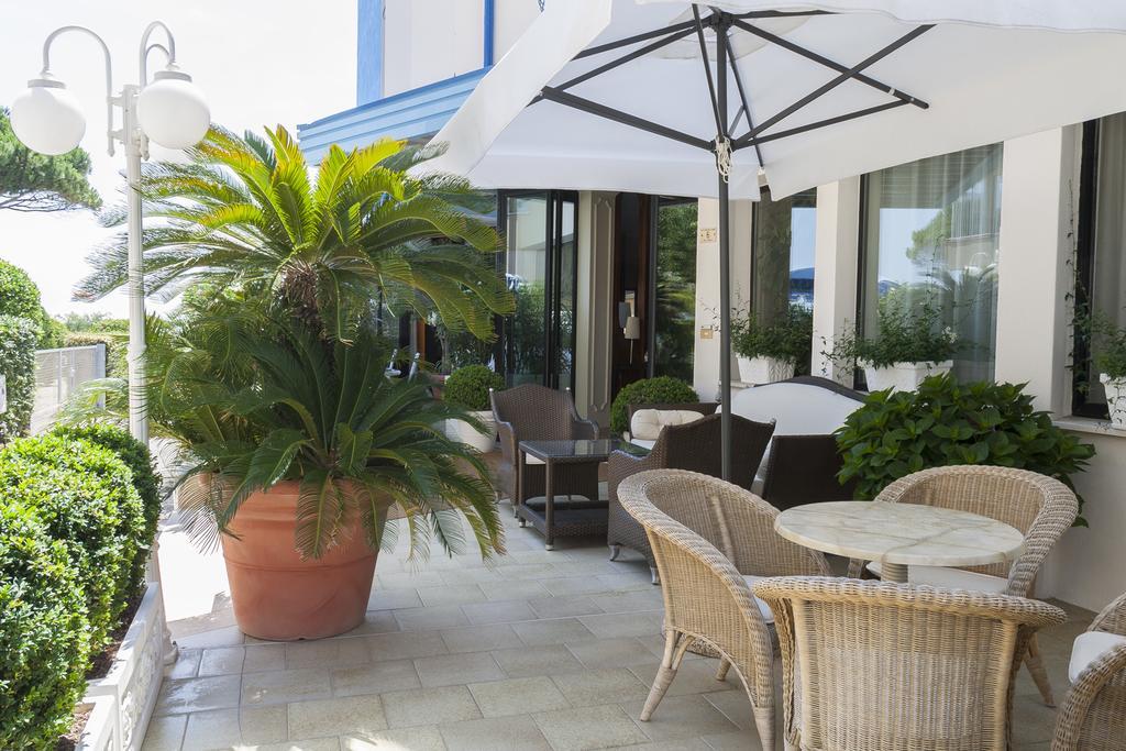 Hotel Plaza Esplanade Τζεσόλο Λίντο Εξωτερικό φωτογραφία