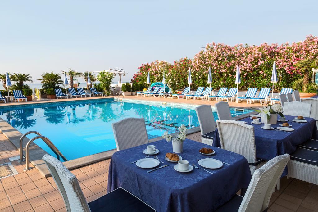 Hotel Plaza Esplanade Τζεσόλο Λίντο Εξωτερικό φωτογραφία