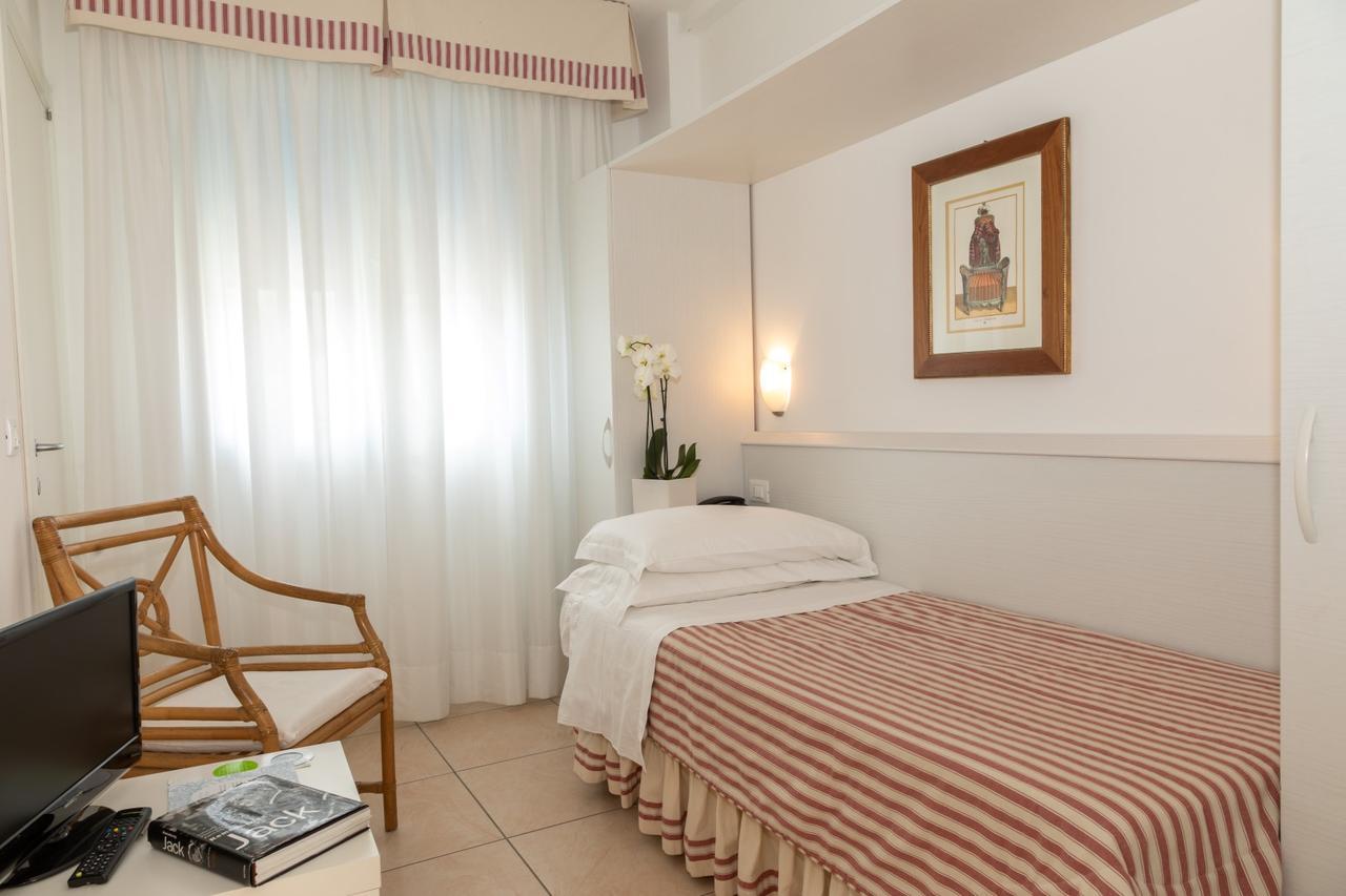 Hotel Plaza Esplanade Τζεσόλο Λίντο Εξωτερικό φωτογραφία